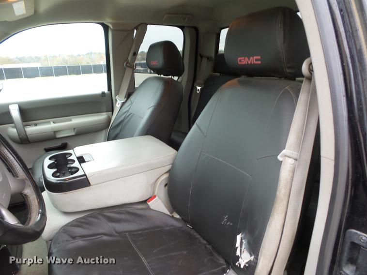 image for item L4452 2008 GMC Sierra 2500HD Ext. Cab pickup truck