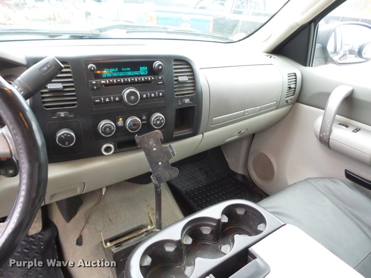 image for item L4452 2008 GMC Sierra 2500HD Ext. Cab pickup truck