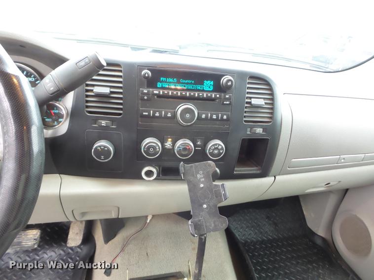 image for item L4452 2008 GMC Sierra 2500HD Ext. Cab pickup truck