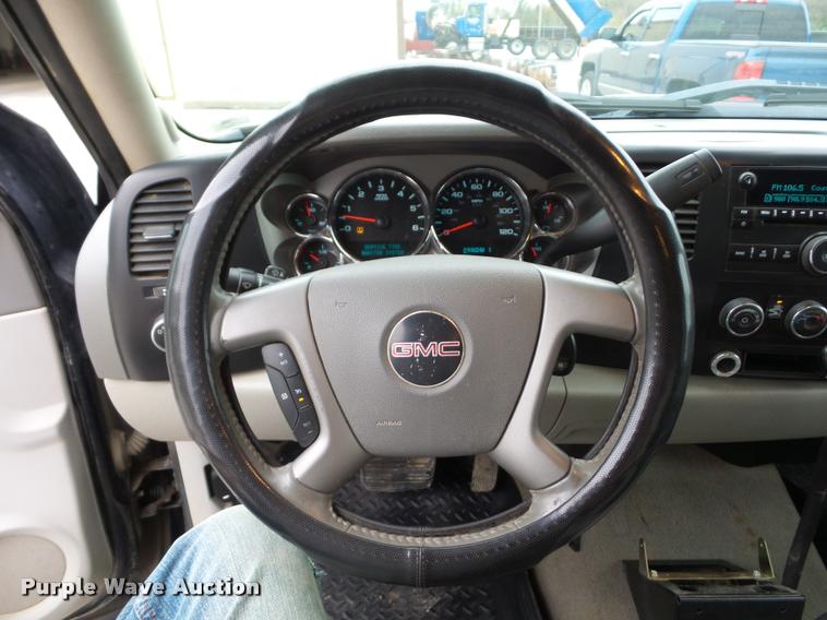 image for item L4452 2008 GMC Sierra 2500HD Ext. Cab pickup truck