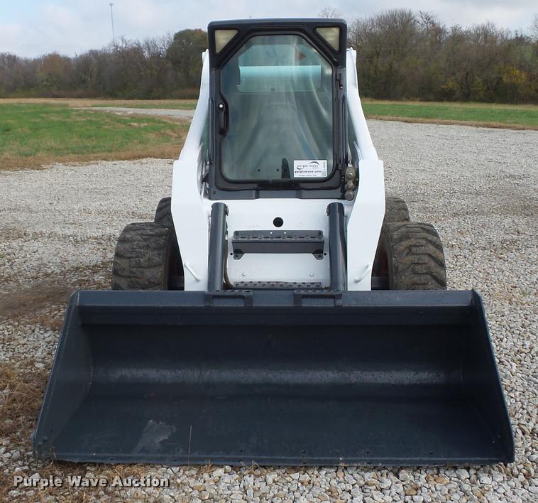 image for item L4453 2005 Bobcat S250 skid steer