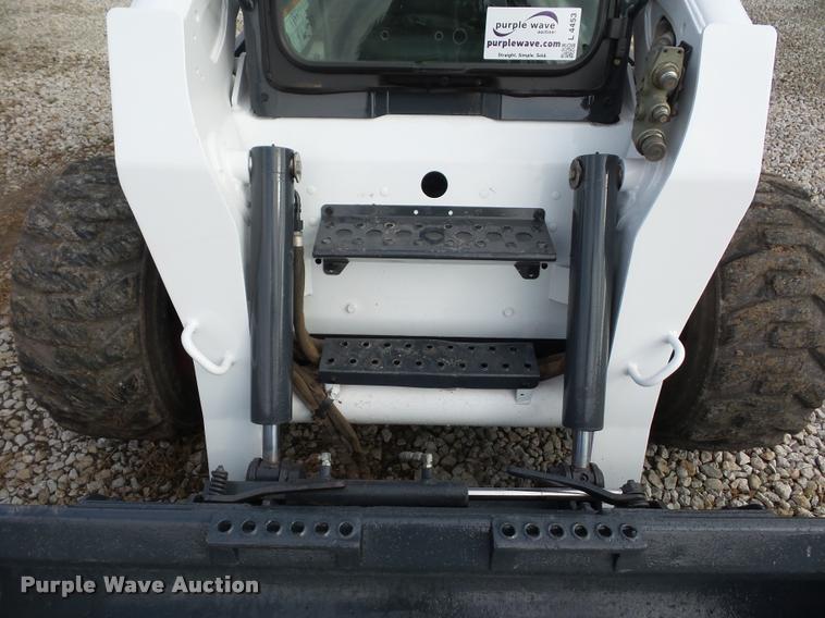 image for item L4453 2005 Bobcat S250 skid steer