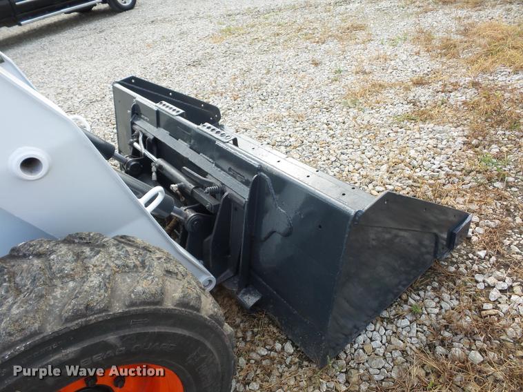 image for item L4453 2005 Bobcat S250 skid steer