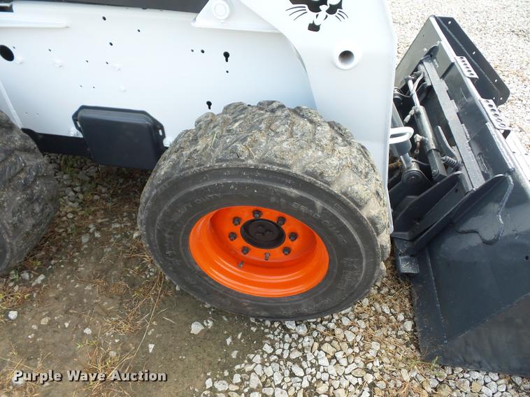 image for item L4453 2005 Bobcat S250 skid steer