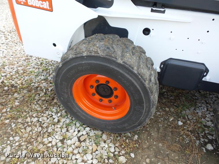 image for item L4453 2005 Bobcat S250 skid steer