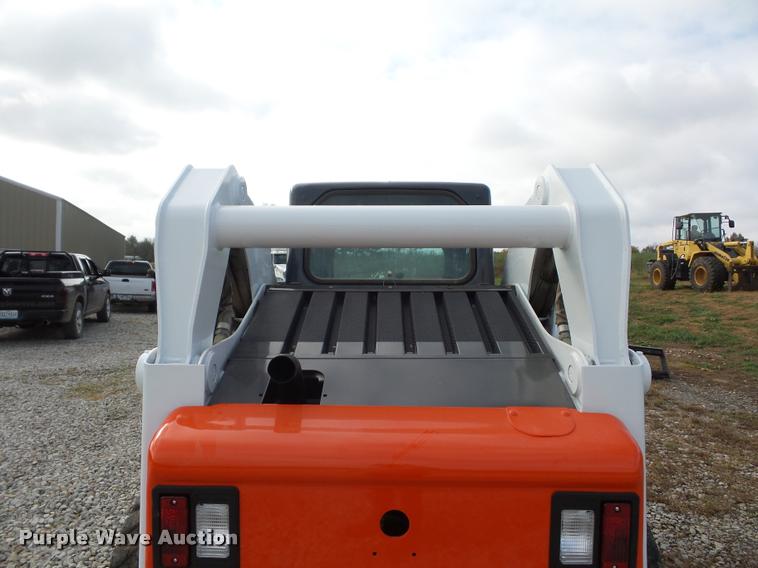 image for item L4453 2005 Bobcat S250 skid steer