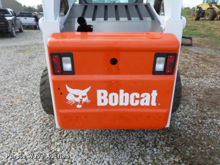image for item L4453 2005 Bobcat S250 skid steer