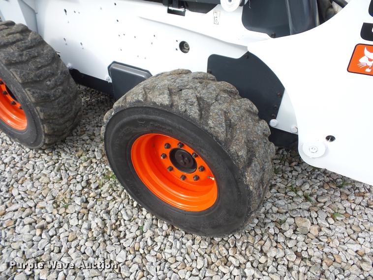 image for item L4453 2005 Bobcat S250 skid steer