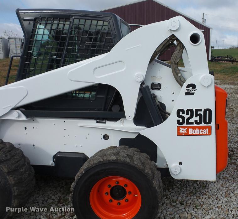 image for item L4453 2005 Bobcat S250 skid steer