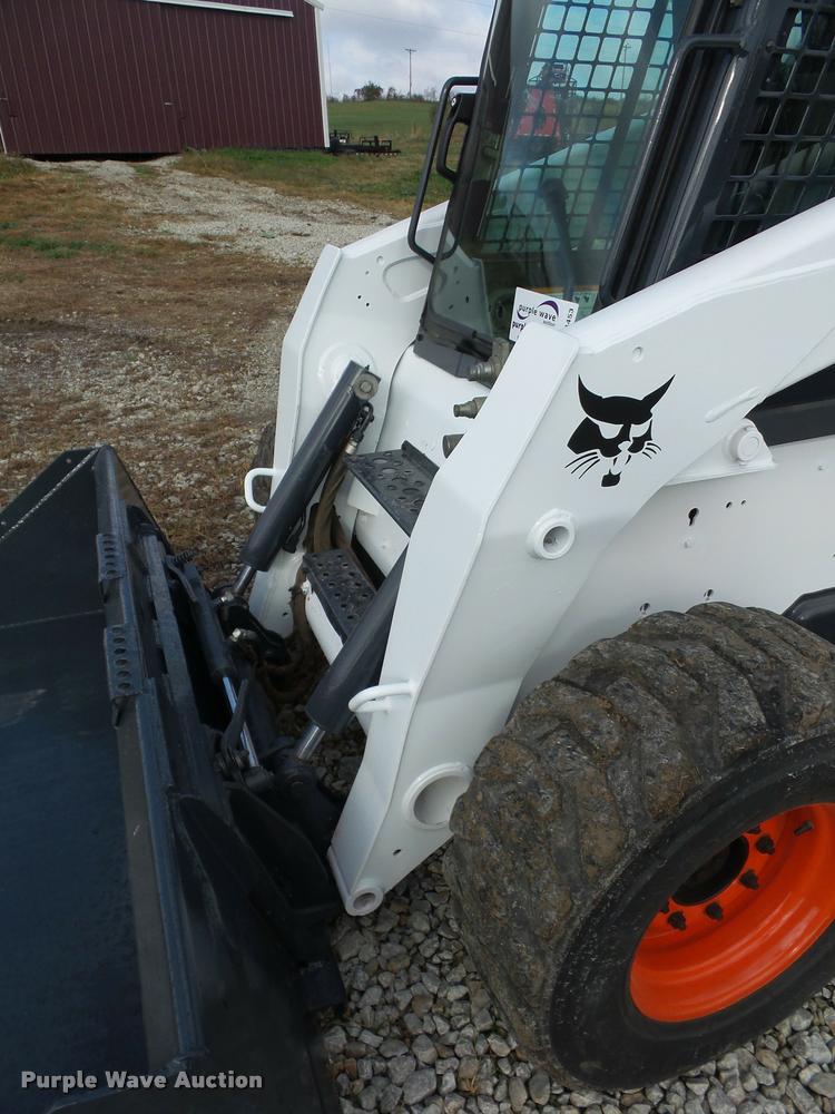 image for item L4453 2005 Bobcat S250 skid steer