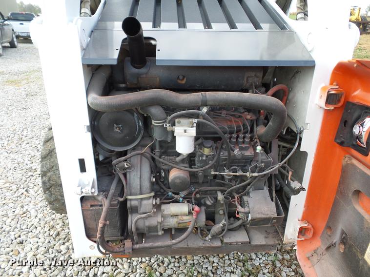 image for item L4453 2005 Bobcat S250 skid steer