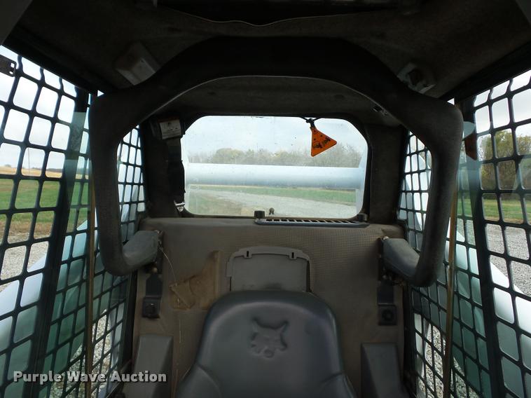 image for item L4453 2005 Bobcat S250 skid steer