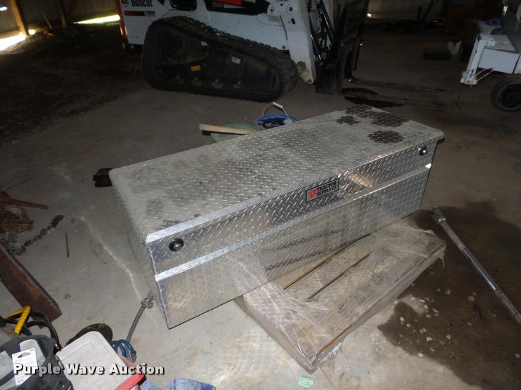 image for item L4457 Tractor Supply toolbox