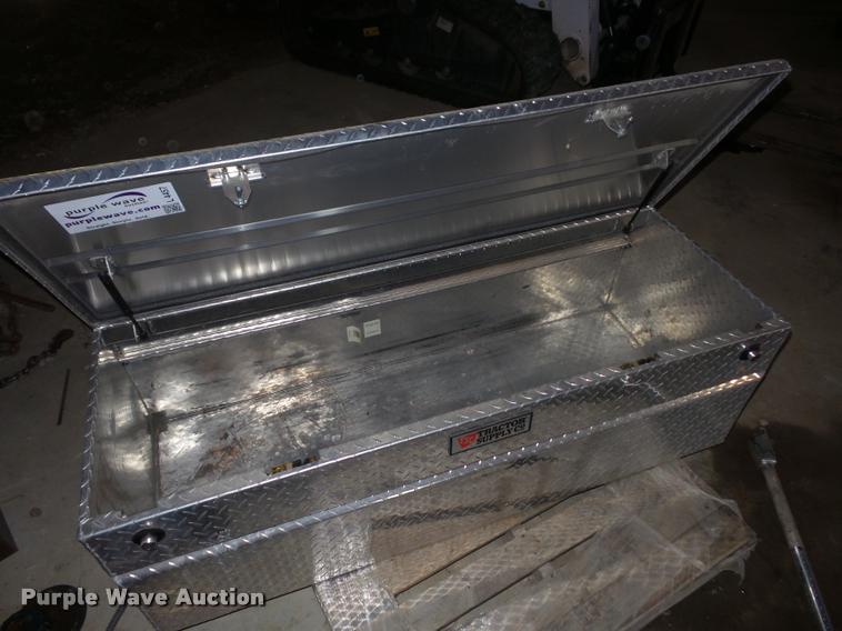 image for item L4457 Tractor Supply toolbox