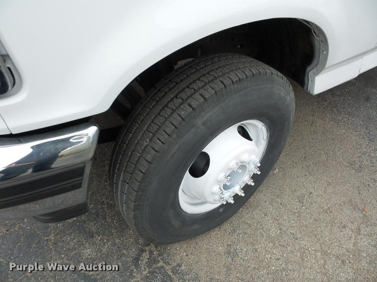 image for item L4458 1997 Ford F450 Super Duty dump truck