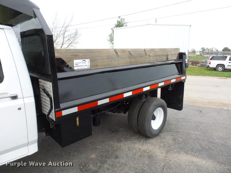 image for item L4458 1997 Ford F450 Super Duty dump truck