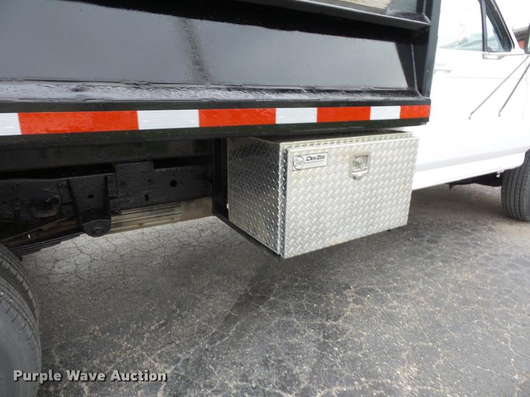 image for item L4458 1997 Ford F450 Super Duty dump truck