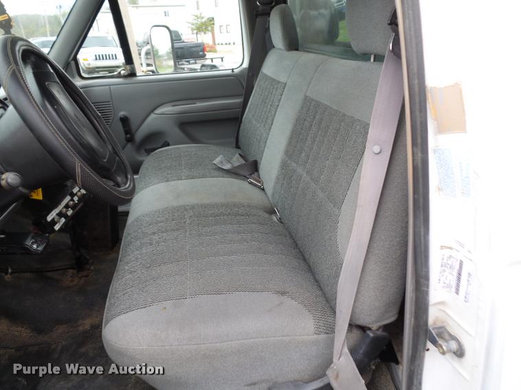 image for item L4458 1997 Ford F450 Super Duty dump truck