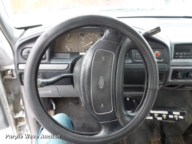 image for item L4458 1997 Ford F450 Super Duty dump truck