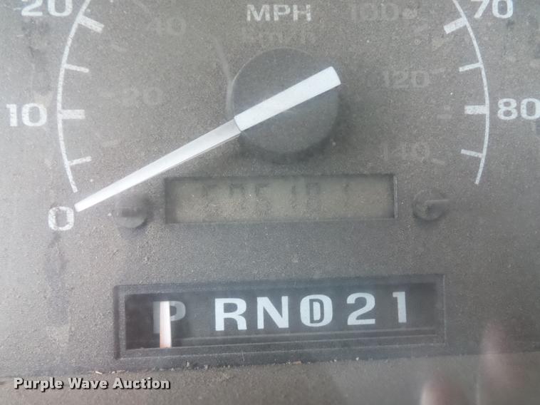 image for item L4458 1997 Ford F450 Super Duty dump truck