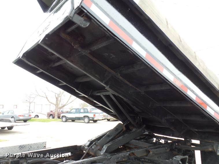 image for item L4458 1997 Ford F450 Super Duty dump truck