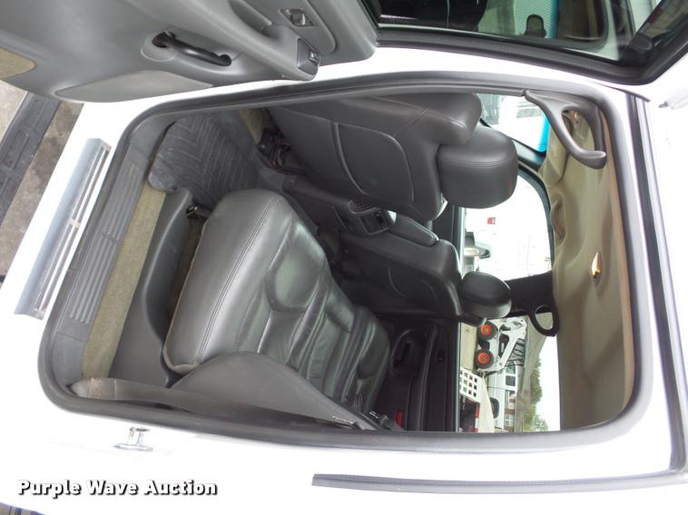 image for item L4459 2004 Chevrolet Silverado 2500HD Crew Cab pickup truck