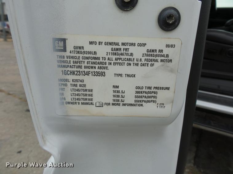 image for item L4459 2004 Chevrolet Silverado 2500HD Crew Cab pickup truck