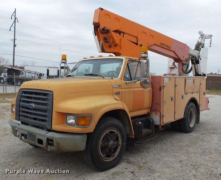 image for item L4461 1997 Ford F800 bucket truck