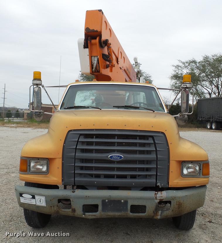image for item L4461 1997 Ford F800 bucket truck