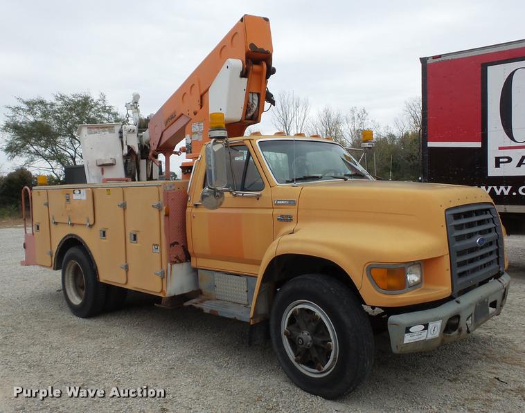 image for item L4461 1997 Ford F800 bucket truck