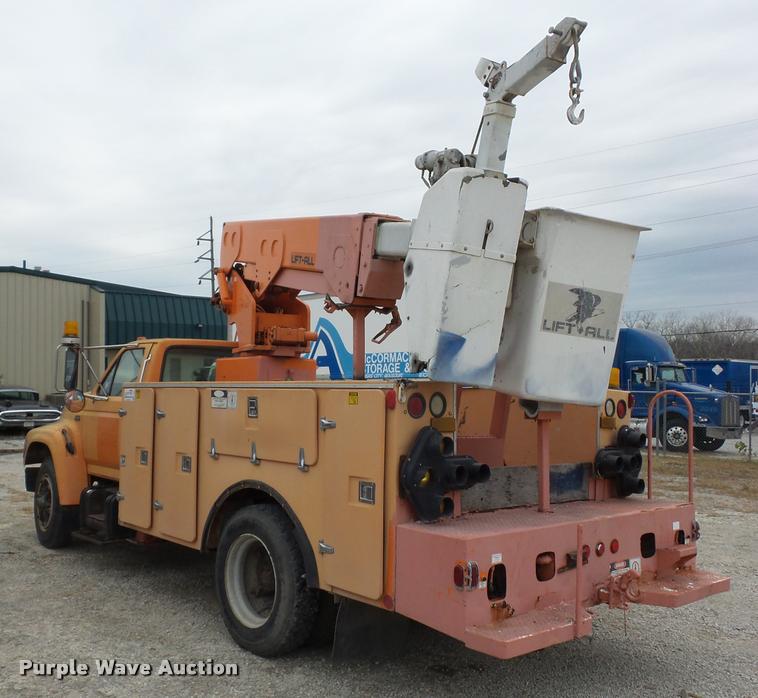 image for item L4461 1997 Ford F800 bucket truck