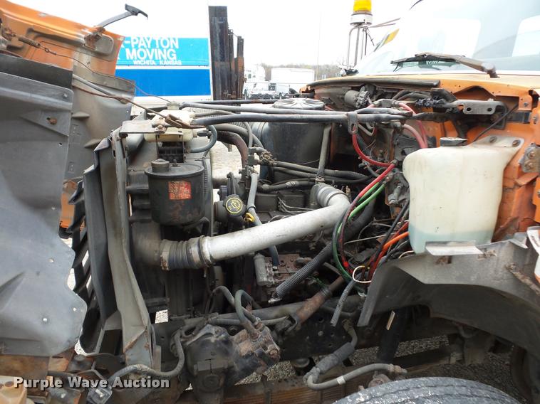 image for item L4461 1997 Ford F800 bucket truck