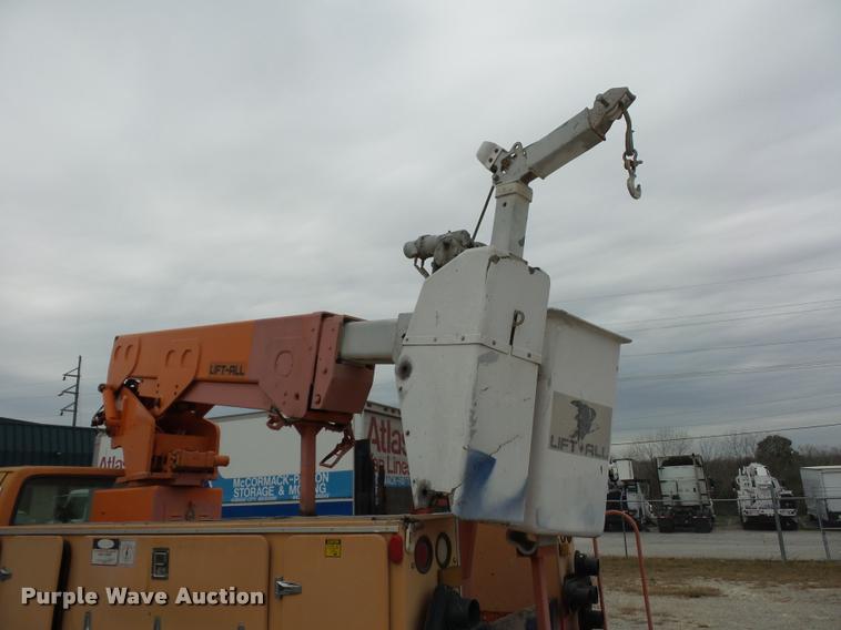 image for item L4461 1997 Ford F800 bucket truck