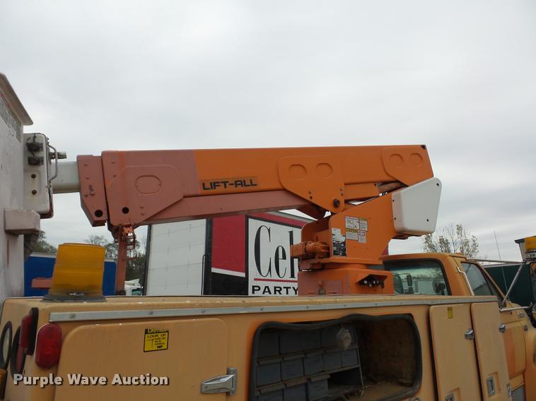 image for item L4461 1997 Ford F800 bucket truck