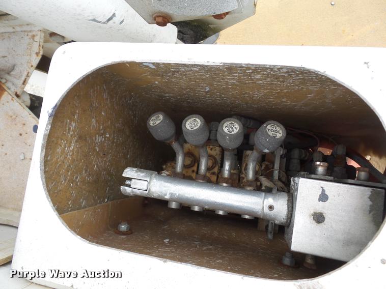 image for item L4461 1997 Ford F800 bucket truck