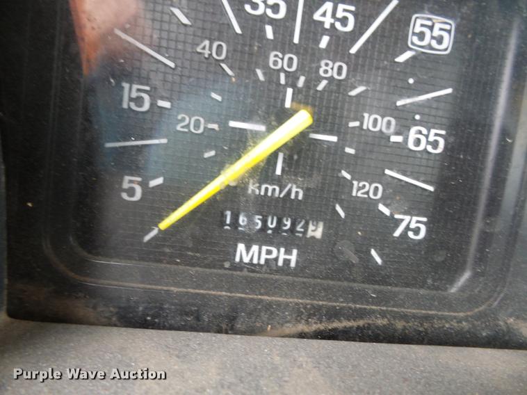 image for item L4461 1997 Ford F800 bucket truck