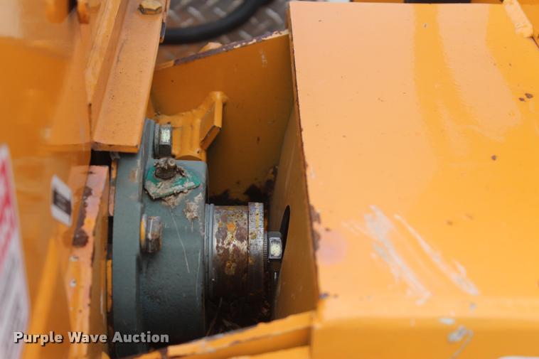 image for item L4850 2009 Bandit 65XP wood chipper