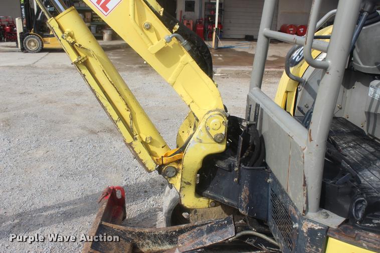 image for item L4851 2008 Yanmar VIO27-5 mini excavator