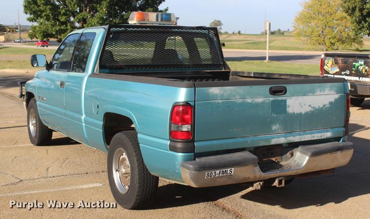 image for item L4867 1996 Dodge Ram 1500 Club Cab pickup truck