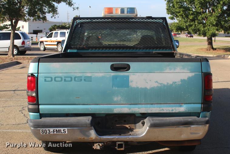 image for item L4867 1996 Dodge Ram 1500 Club Cab pickup truck