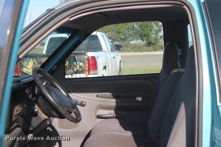 image for item L4867 1996 Dodge Ram 1500 Club Cab pickup truck