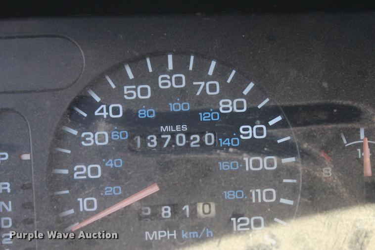 image for item L4867 1996 Dodge Ram 1500 Club Cab pickup truck