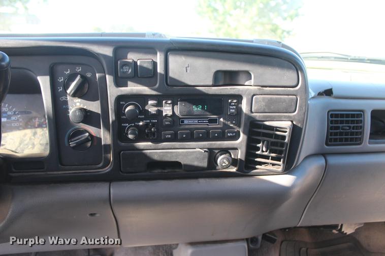 image for item L4867 1996 Dodge Ram 1500 Club Cab pickup truck