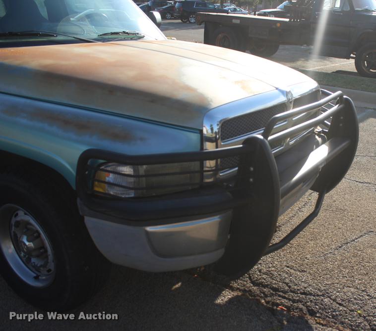 image for item L4867 1996 Dodge Ram 1500 Club Cab pickup truck