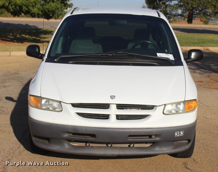 image for item L4868 2000 Dodge Caravan van