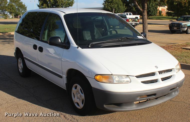 image for item L4868 2000 Dodge Caravan van