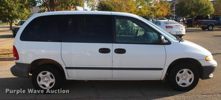 image for item L4868 2000 Dodge Caravan van