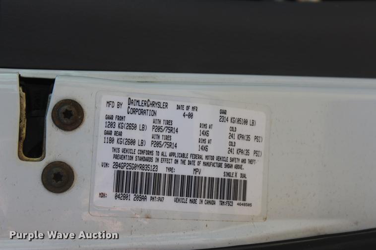 image for item L4868 2000 Dodge Caravan van