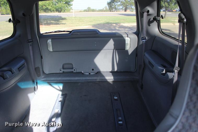 image for item L4868 2000 Dodge Caravan van