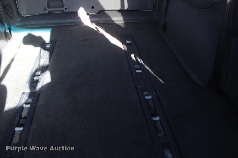 image for item L4868 2000 Dodge Caravan van